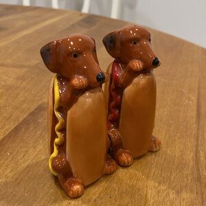 Magnetic, ceramic, Hot Dog”, salt and pepper set.